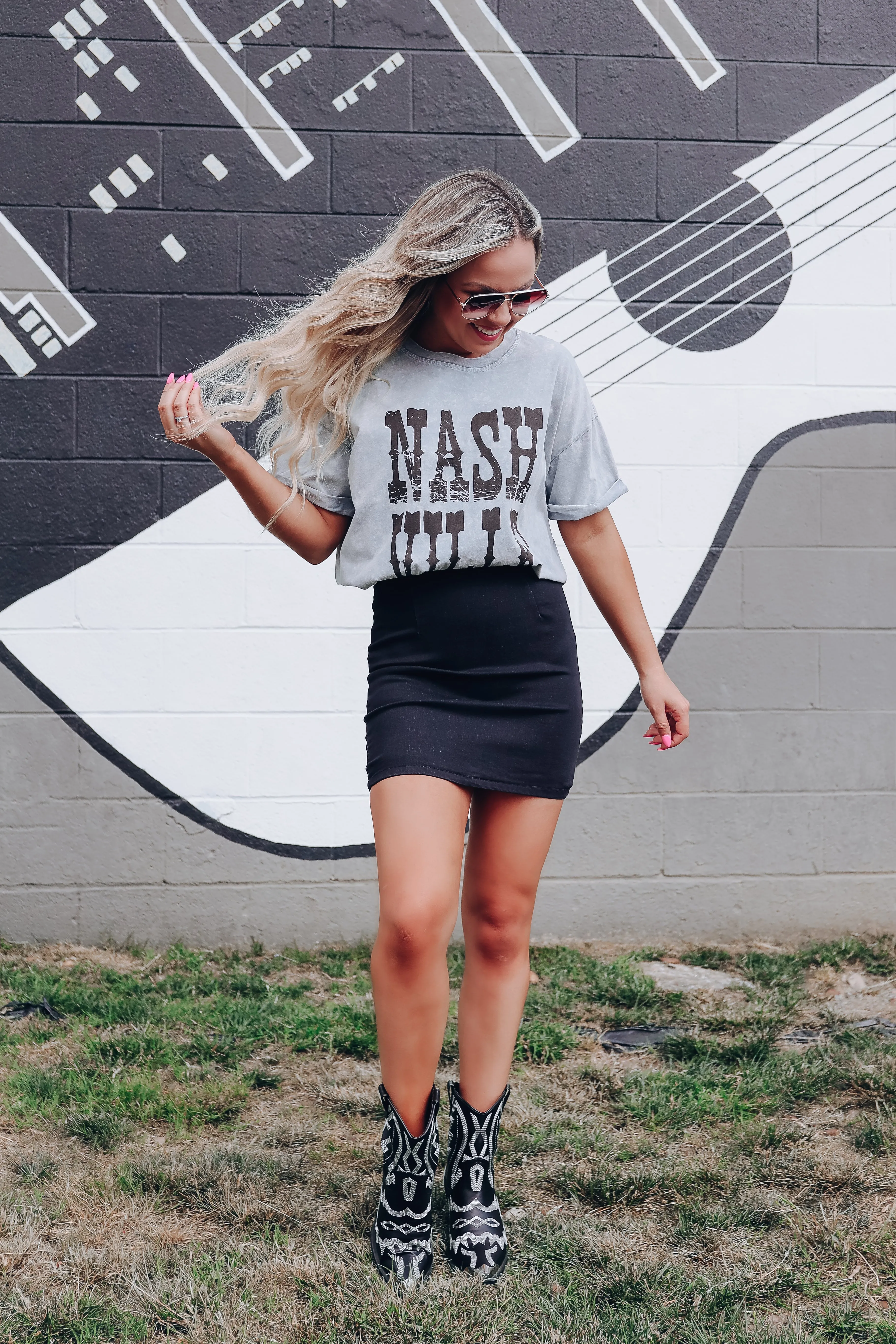 Classic Nashville Graphic Tee - Smoke