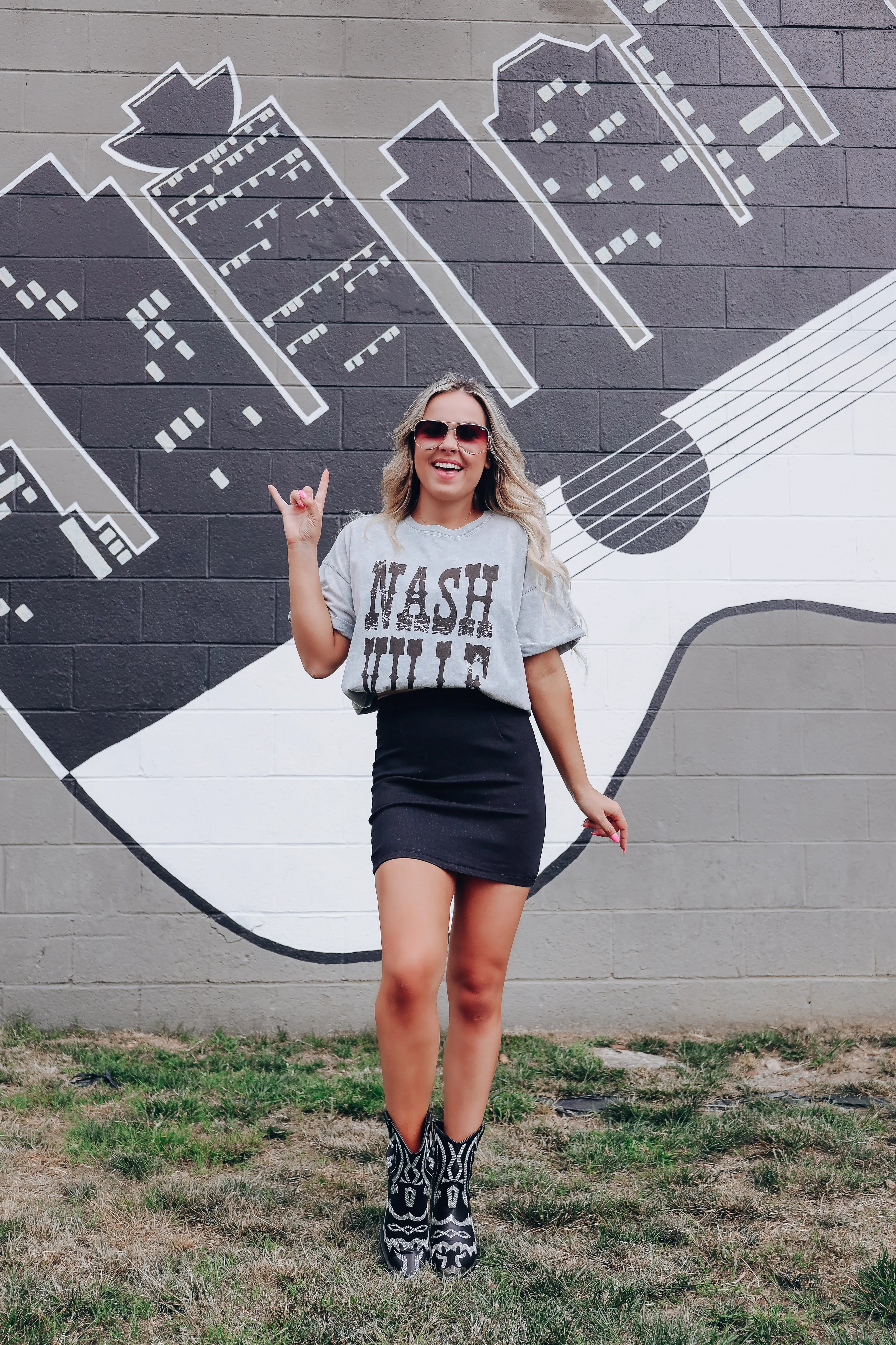 Classic Nashville Graphic Tee - Smoke